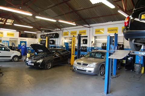 Our Glasgow Dodge diagnositc and service centre. Maintenance and safety checks are provided with each diagnostic test.
